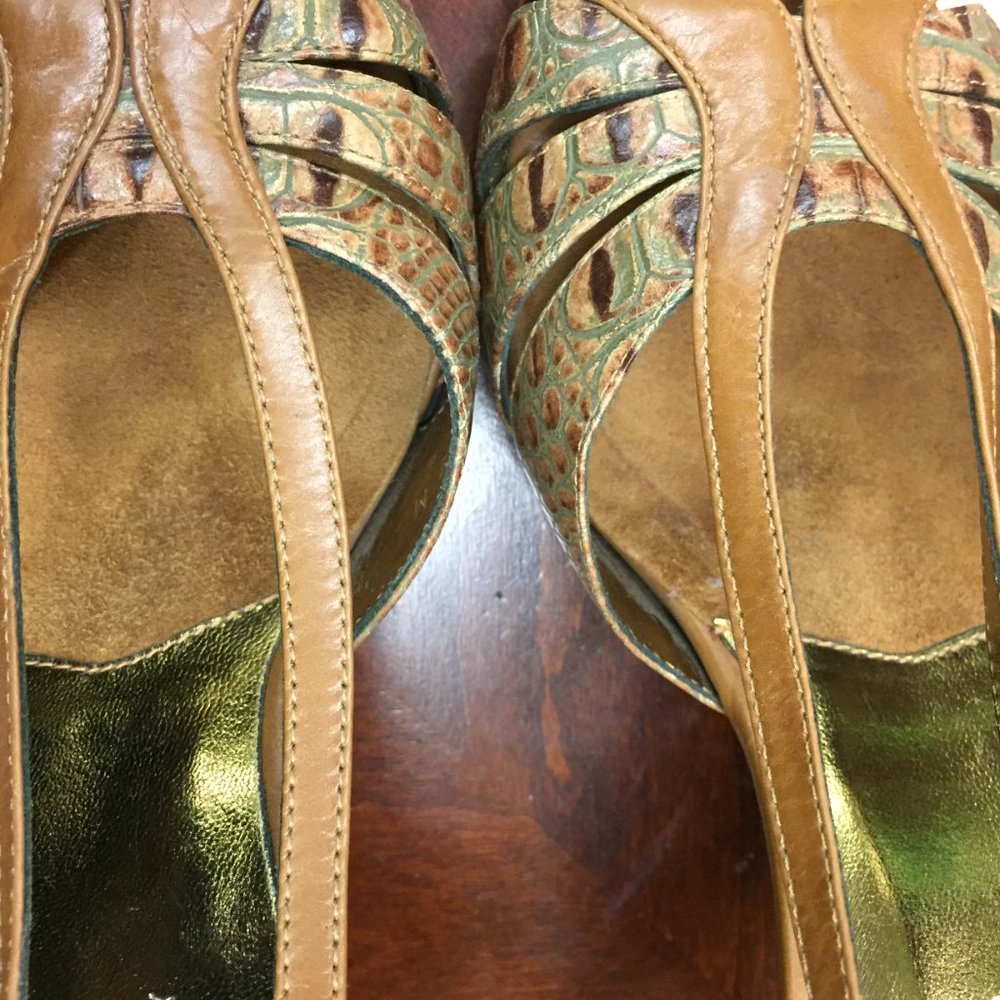 Donald J Pliner "Couture"  Ladies Shoes  Pre-owned - Picture 6 of 7